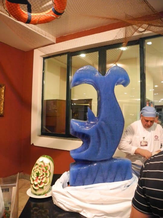 Eisfigur im Hauptrestaurant Hotel Delphin Palace