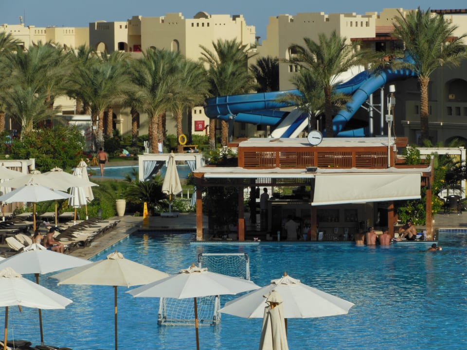 Blick zum Rutschenpool Rixos Sharm El Sheikh Adults Only 18 +