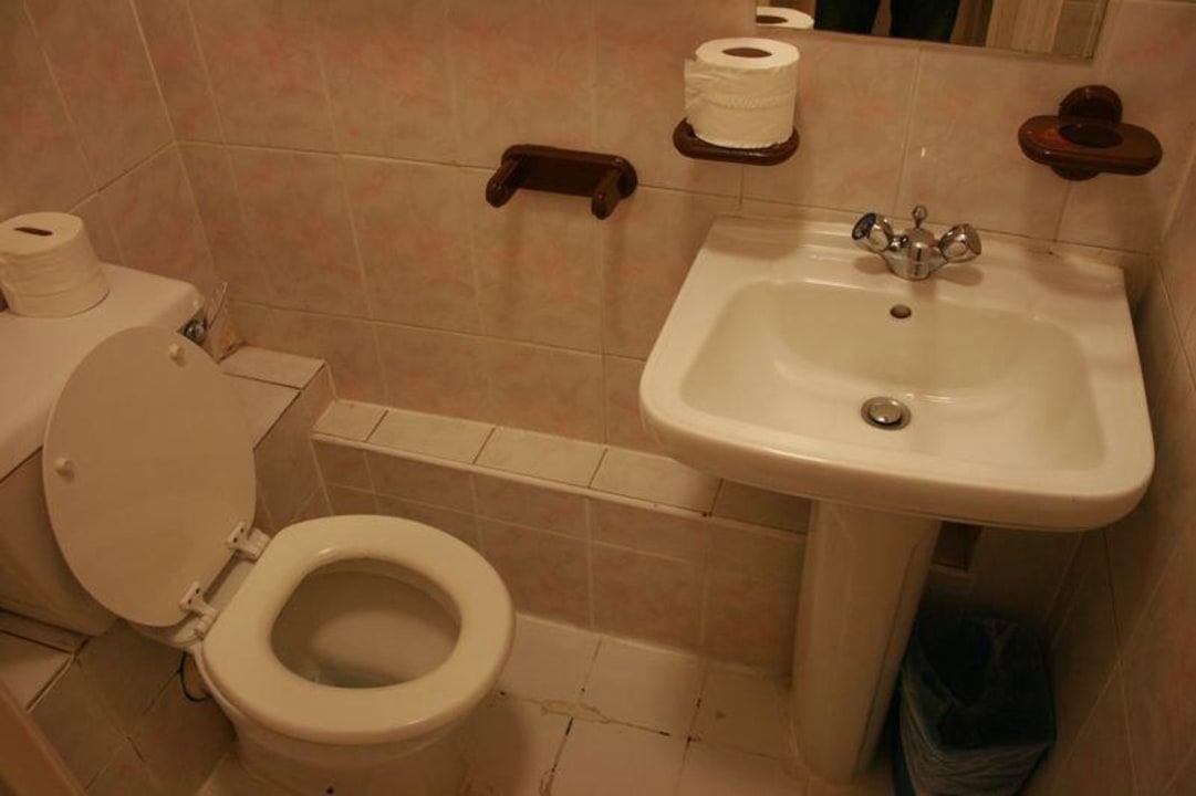 Toilette und Waschbecken Whiteleaf Hotel