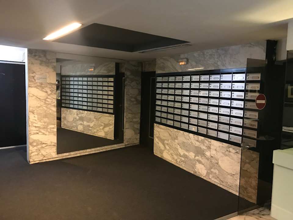 Lobby DFlat Escultor Madrid Apartments