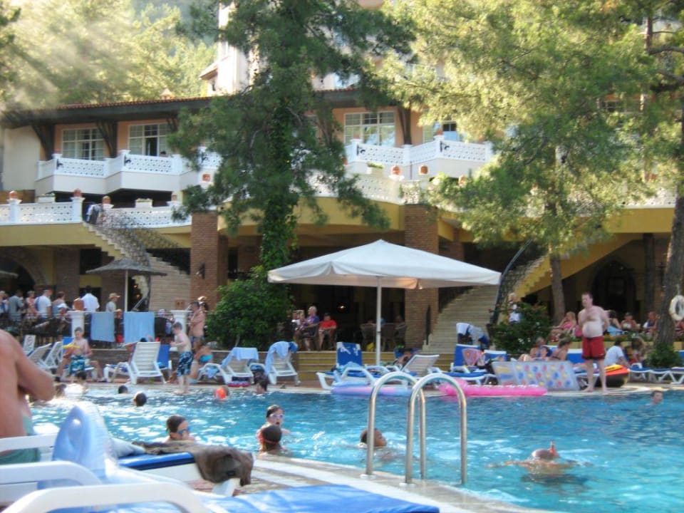 Basen przy hotelu Grand Yazici Club Marmaris Palace