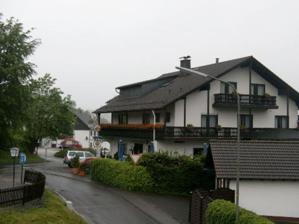 Blick auf das Hauptgebäude Landhaus Wuttke