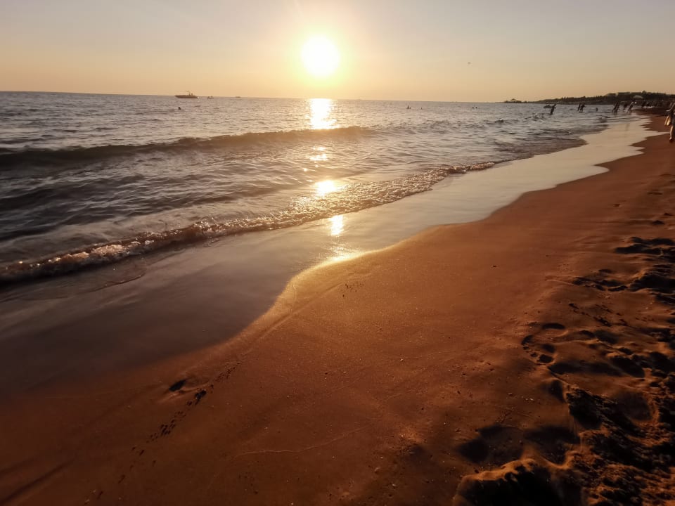 Strand Glamour Resort & Spa