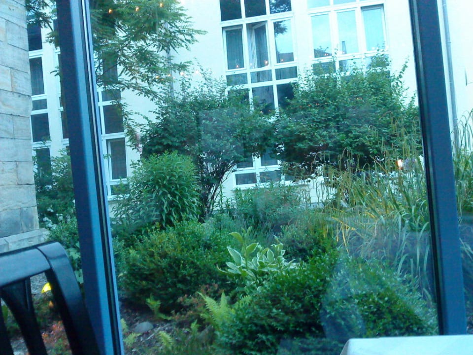 Blick aus Wintergarten in Richtung der Hotelzimmer H4 Hotel Residenzschloss Bayreuth