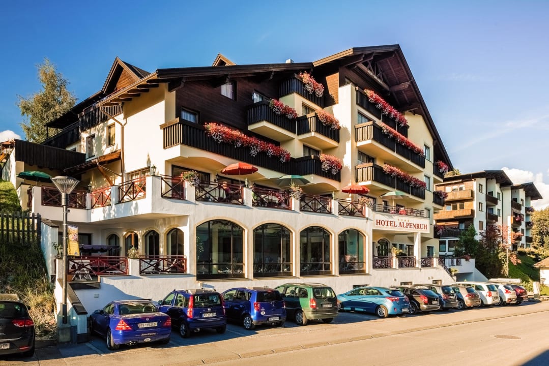Hausansicht  Hotel Garni Alpenruh-Micheluzzi