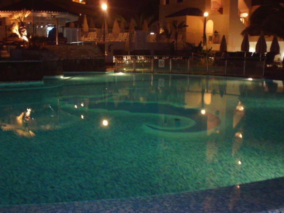 Abendstimmung am Pool 1 Seaside Hotel Sandy Beach