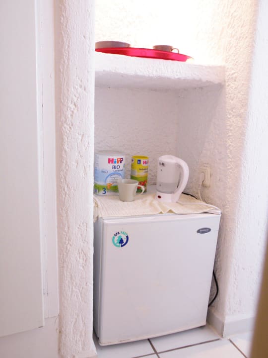 MINI BAR I CZAJNIK Peninsula Resort & Spa