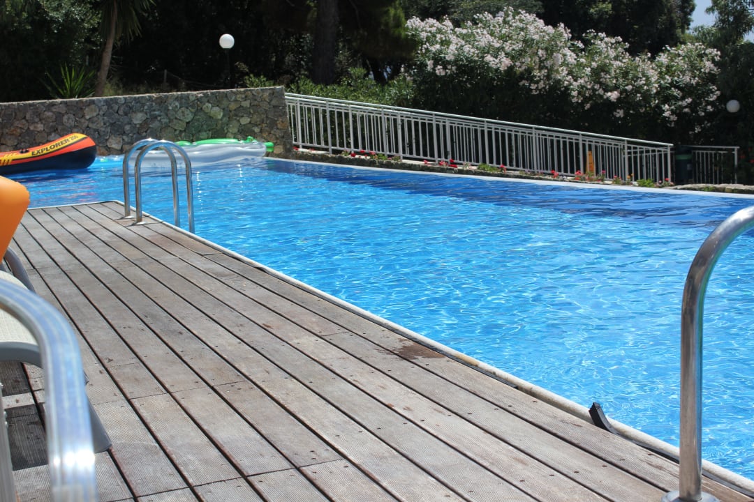 Privatpool Domes of Corfu, Autograph Collection