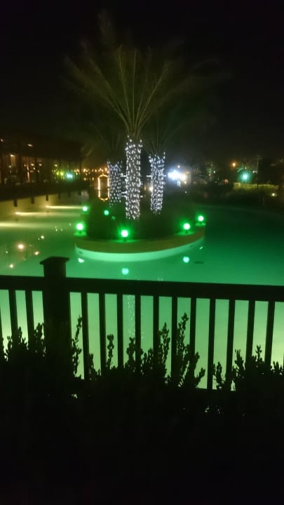 Hotelanlage am Abend  Rixos Bab Al Bahr