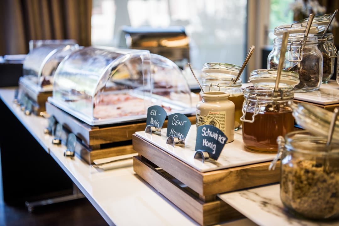 Restaurant HOTEL APART- Welcoming I Urban Feel I Design