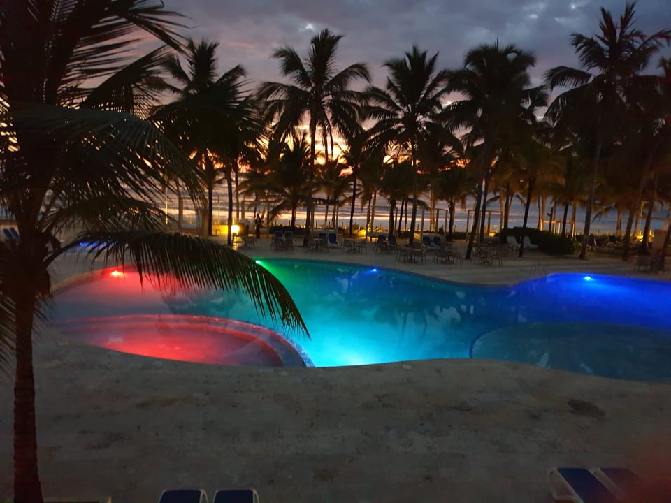 Pool Viva Tangerine by Wyndham - All Inclusive Resort