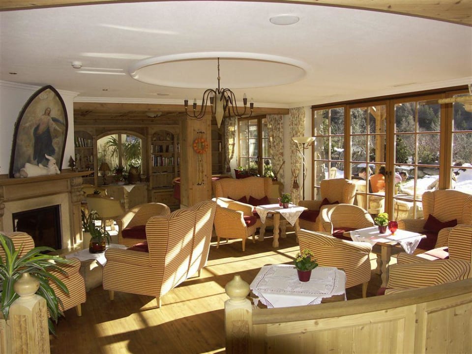 Lobby/Halle Naturhotel Lüsnerhof