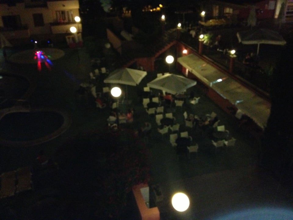 Poolbar am Abend 23.00 Uhr BJ Playamar Hotel & Apartamentos