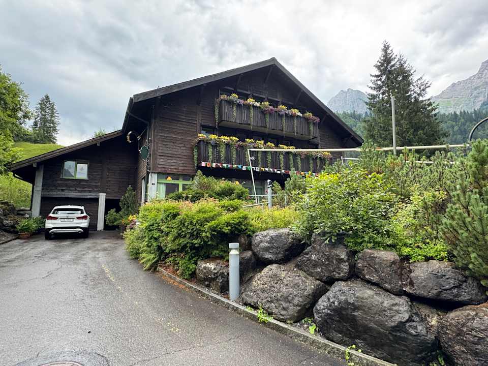 Außenansicht Hotel Rhodannenberg