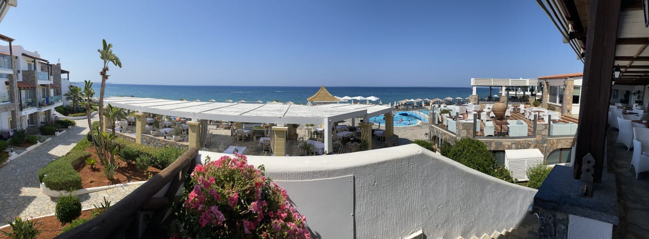 Ausblick Alexander Beach Hotel & Village Resort