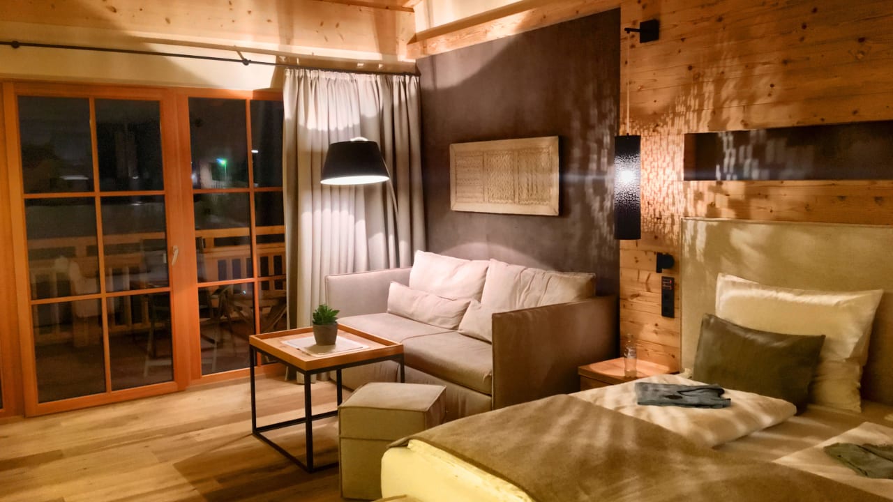 Landhaus Junior Suite-Sitzecke Vitalhotel Edelweiss