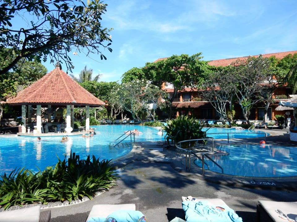 Pool mit Bar Sol by Melia Benoa Bali