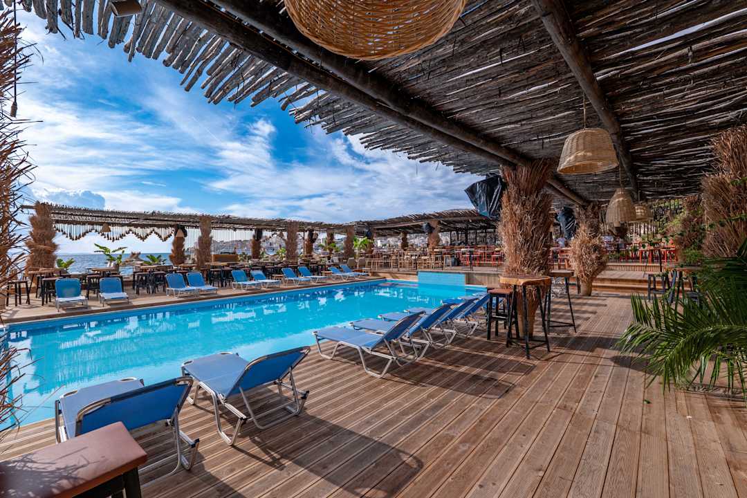 Außenansicht Grand Hotel Saranda