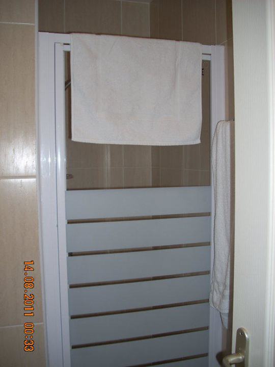 Dusche von außen Best Western The Playce Hotel by HappyCulture