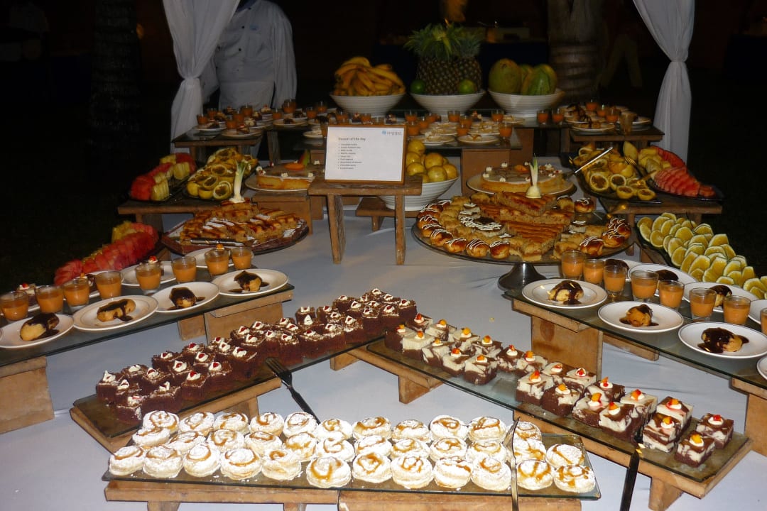 Nachspeisen beim BBQ Neptune Village Beach Resort & Spa