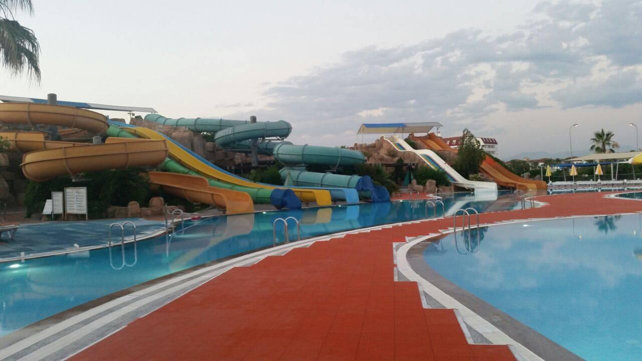 Aquapark VONRESORT Golden Coast