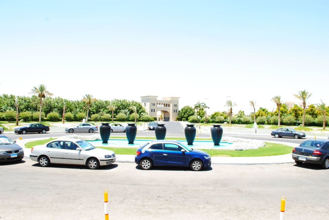 Wjazd do hotelu JAZ Aquamarine Resort