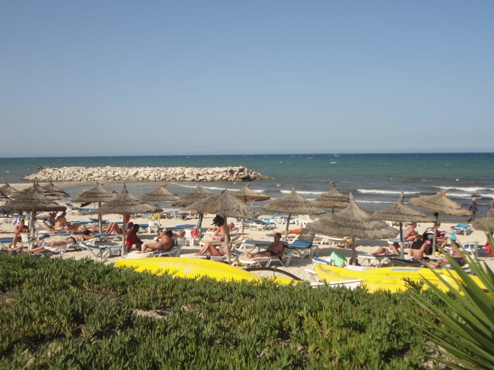 Liegen am Strand Marhaba Royal Salem