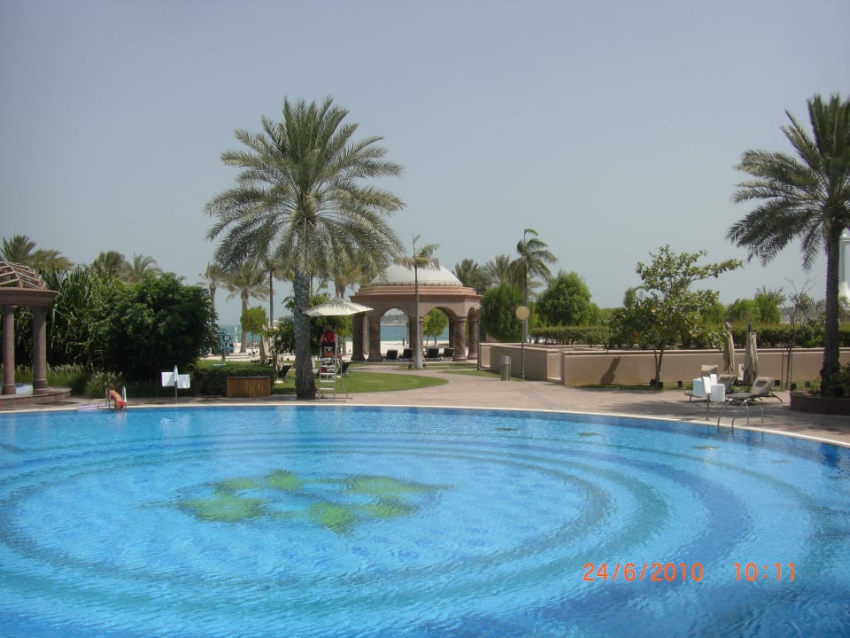 Pool Ostseite Emirates Palace Mandarin Oriental