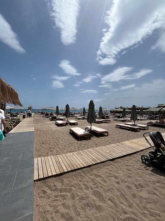 Strand Lara Barut Collection