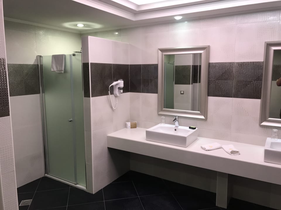 Zimmer Atrium Platinum Luxury Resort Hotel & Spa