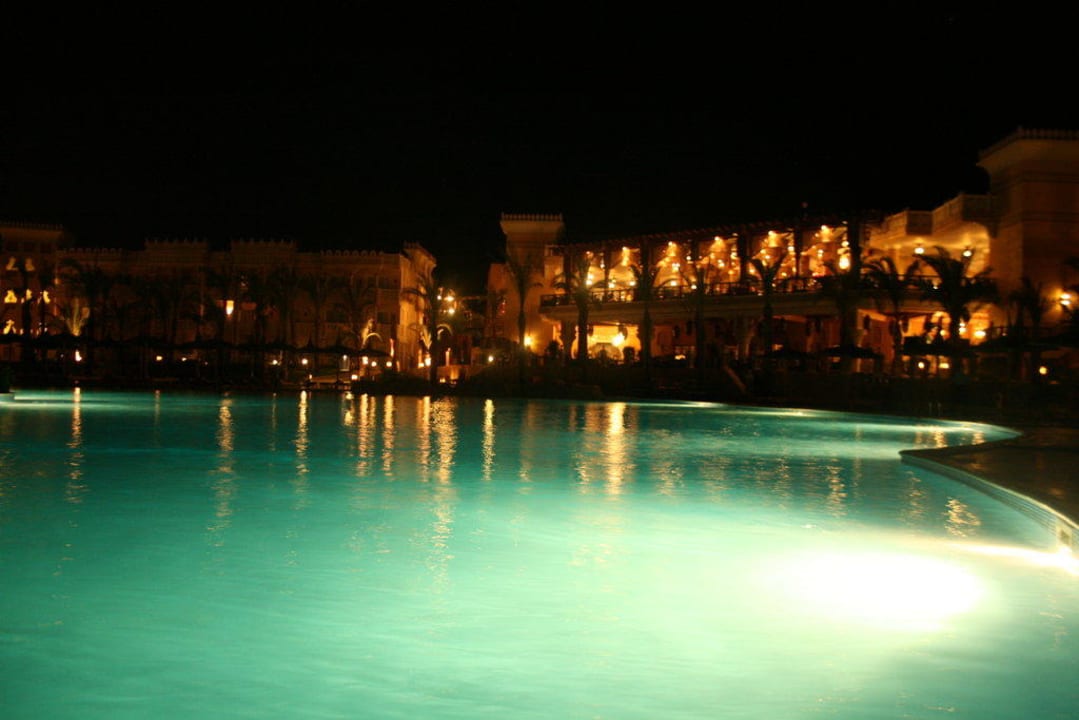 Pool bei Nacht Pickalbatros Palace Resort