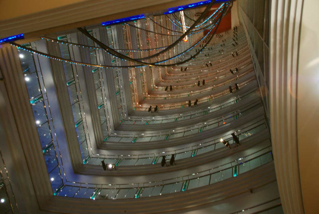 Отель Атриум Jumeirah Beach Hotel