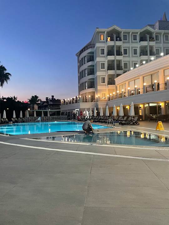 Pool Royal Atlantis Beach Hotel