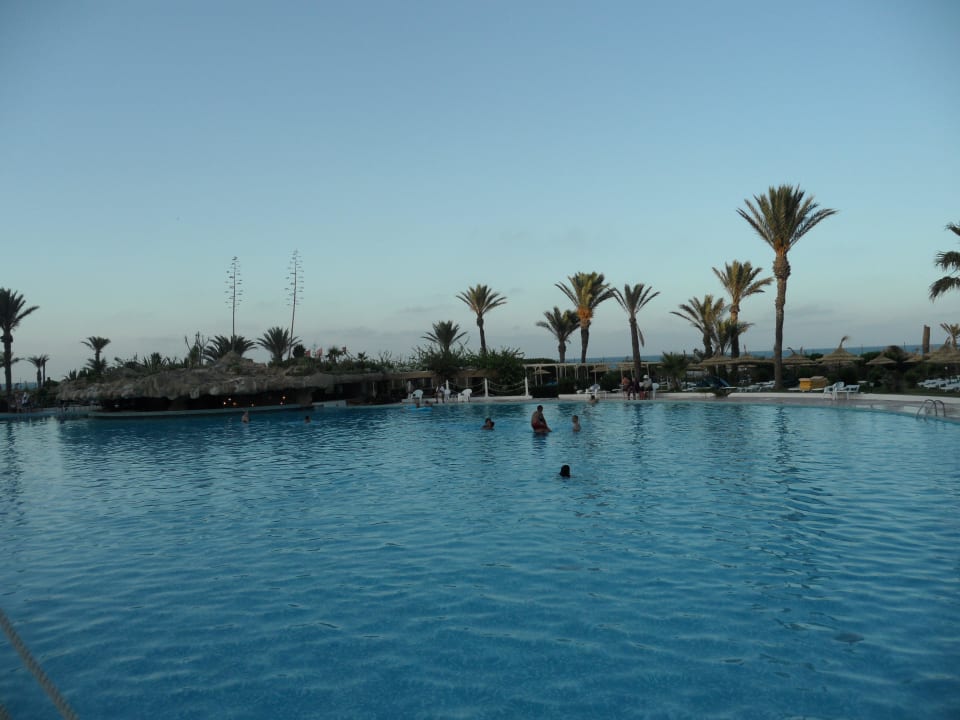 Weitläufiger Pool Mahdia Beach & Aquapark