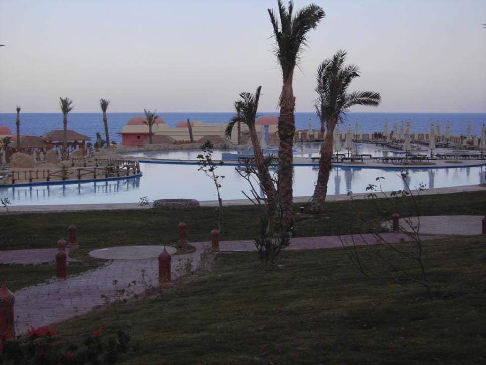 Poollandschaft mit Meerblick Serenity Alpha Beach