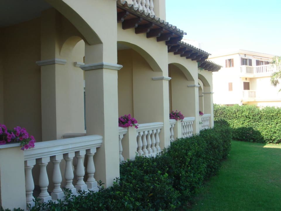 Blick vom Speisesaal zu den Doppelzimmer. Villa Chiquita