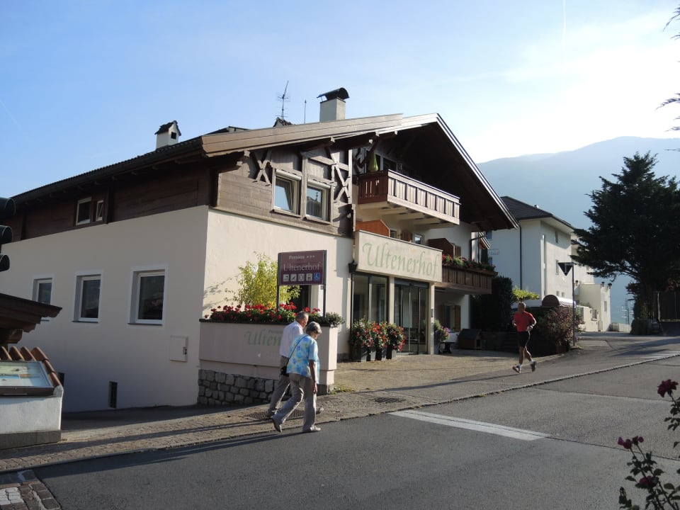 Außenansicht Hotel Ultenerhof