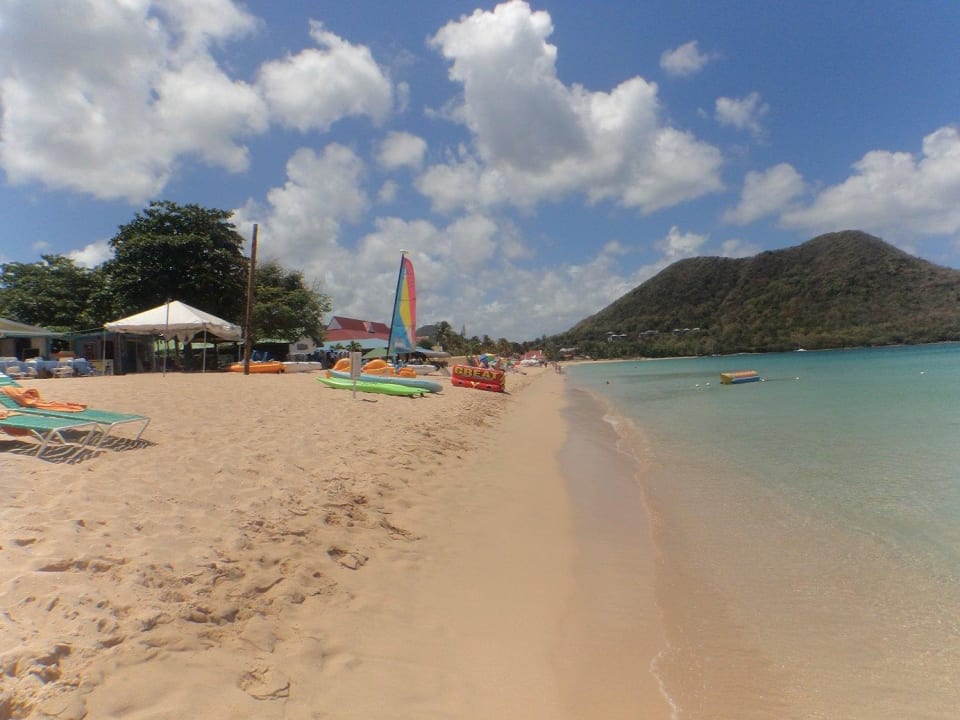 Hotel Strand links - ohne "Besucher" Bay Gardens Beach Resort