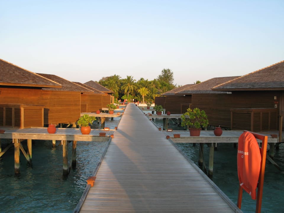 Wasserbungalows Vilamendhoo Island Resort & Spa