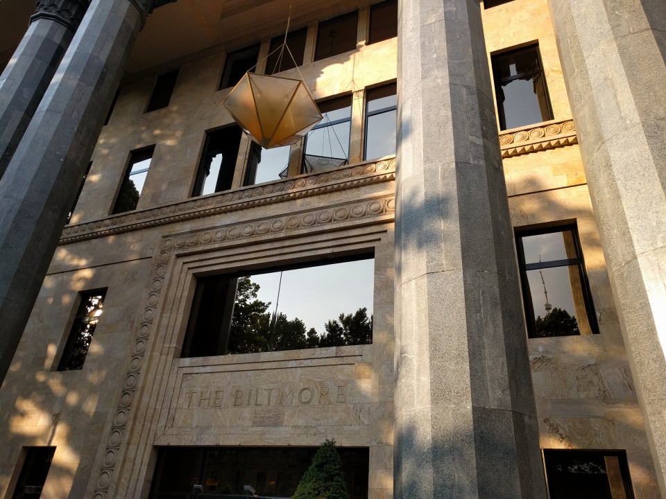 Außenansicht The Biltmore Tbilisi Hotel
