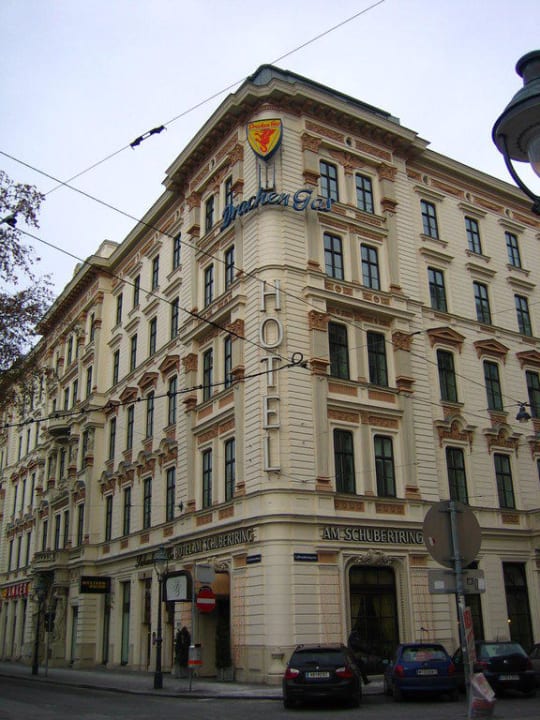 Vor dem Hotel Am Schubertring Hotel am Schubertring