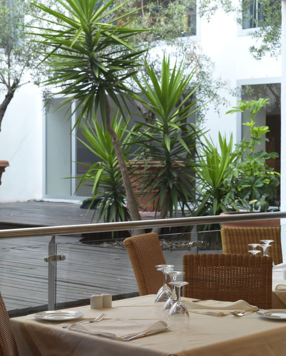 Gastro Hotel Yellow Praia Monte Gordo