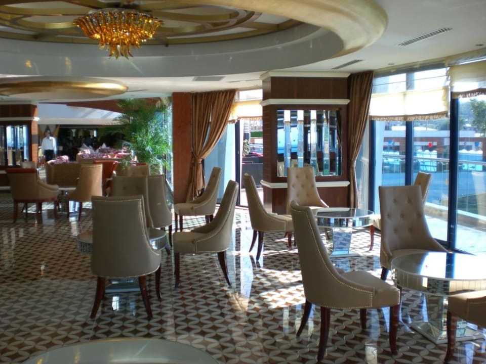 Sitzmöglichkeiten Granada Luxury Okurcalar