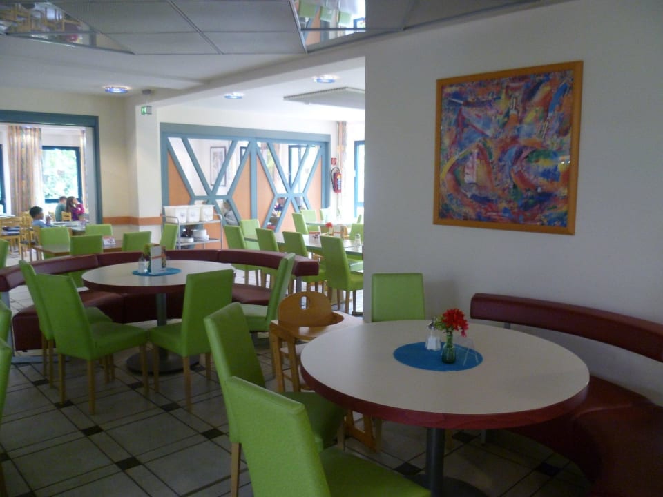 Teil des Speiseraumes Kurpfalz-Jugendherberge Speyer