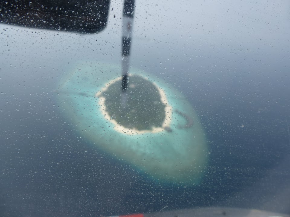 Beim Anflug mit dem Waaserflugzeug Adaaran Select Meedhupparu Island Resort - Premium All Inclusive