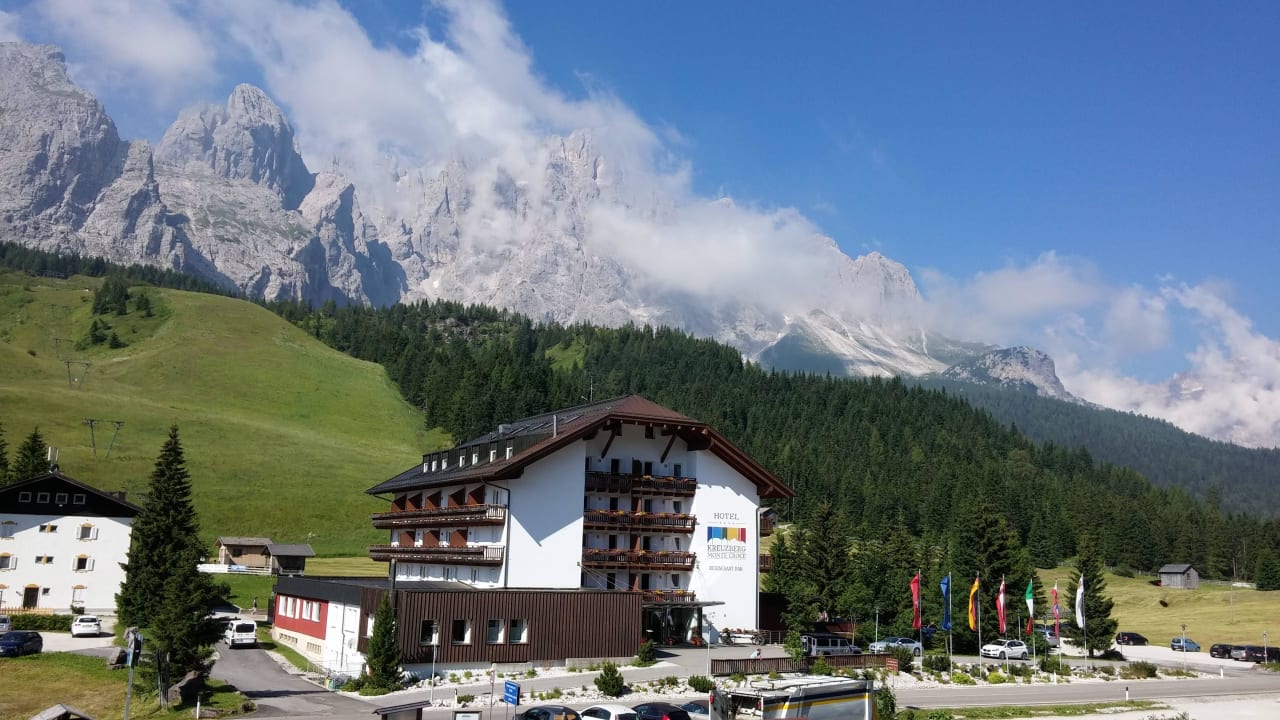 Hotel am Morgen. Hotel Kreuzberg Monte Croce