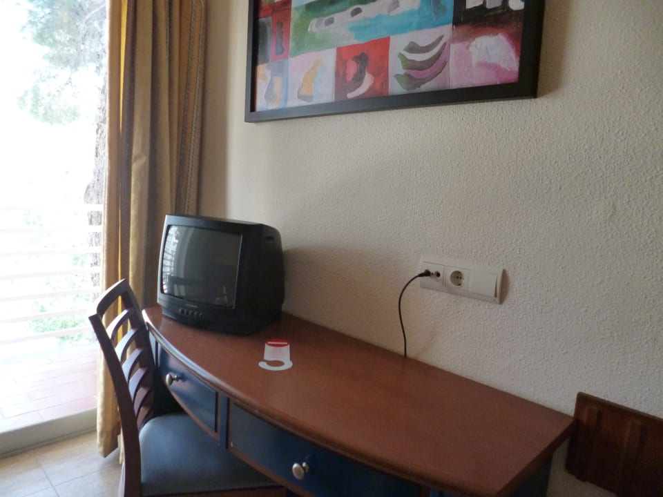 Schreibtisch mit Mini-Fernseher MLL Palma Bay Club Resort