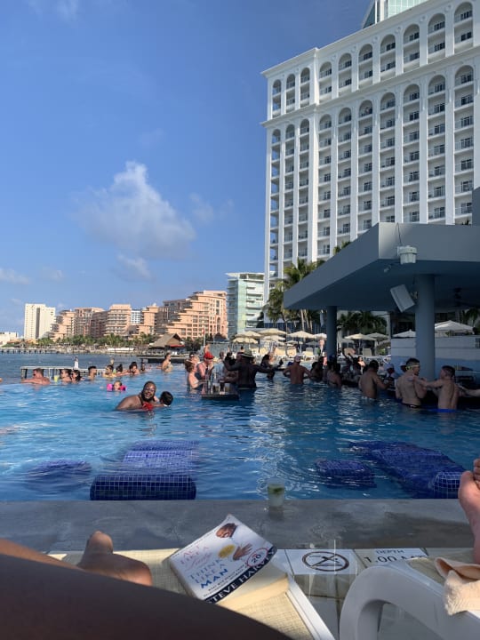 Pool Hotel Riu Cancun