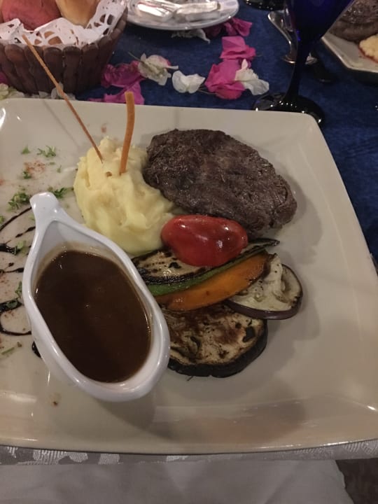 Gastro Sultan Gardens Resort