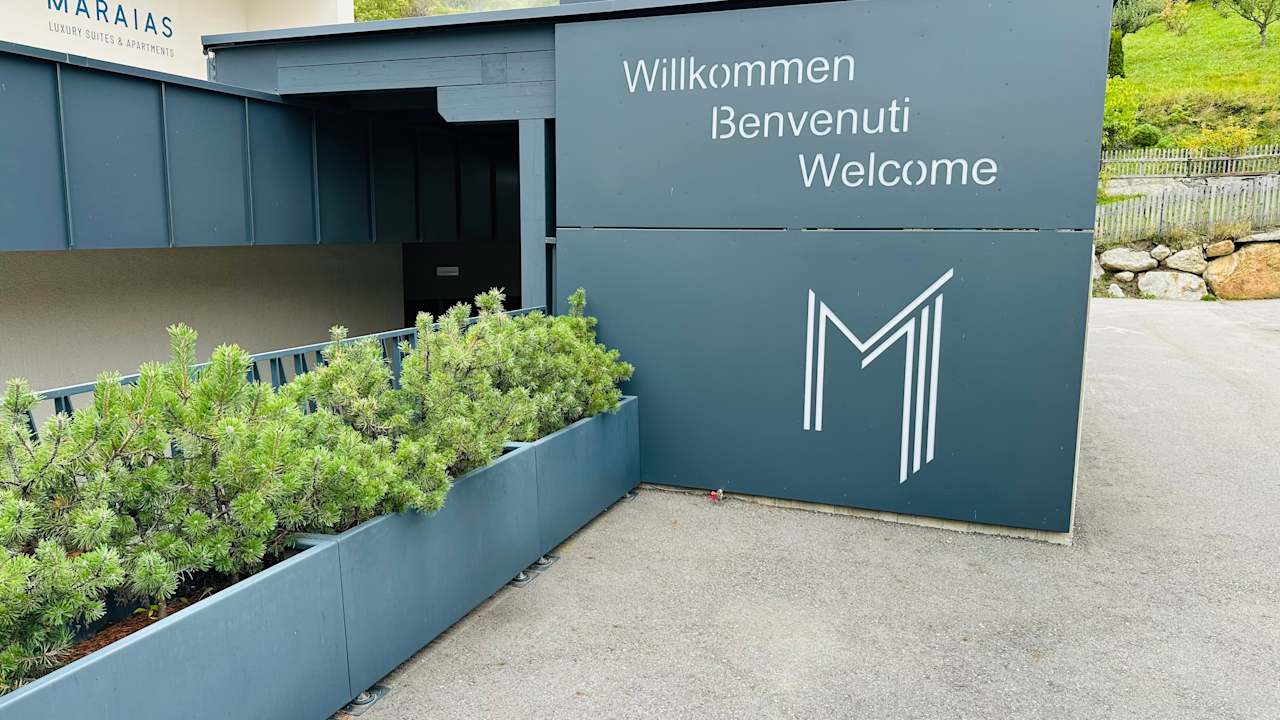 Außenansicht Maraias Luxury Suites & Apartments